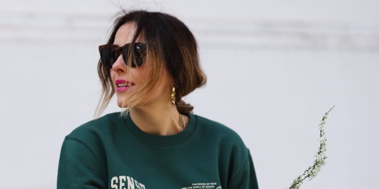 9 Chic & Trendy Hairstyles, Updos To Try This Summer