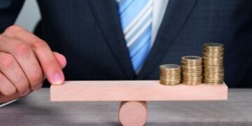 Advised platforms record lowest net sales since 2019