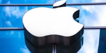 Apple Bans Use of ChatGPT by Staff, Fearing Data Leaks