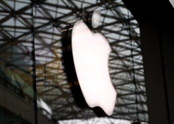 Apple Boots a Half-Million Developers From Official App Store