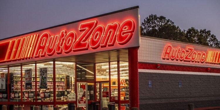 AutoZone Beats Earnings Estimates. Here's Why the Stock Is Falling.