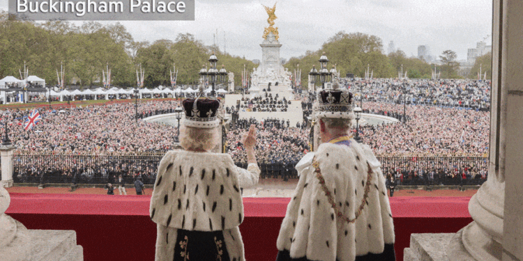 Coronation ceremonial gives way to communal celebration