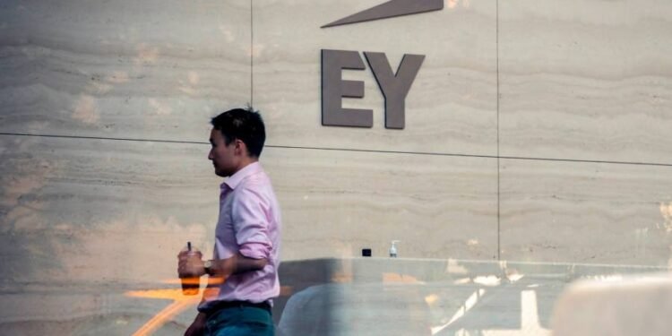 EY US reshuffles leadership following failure of spin-off plan