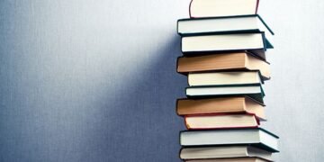 Ex-football administrator to handle wind up of Hartley parent