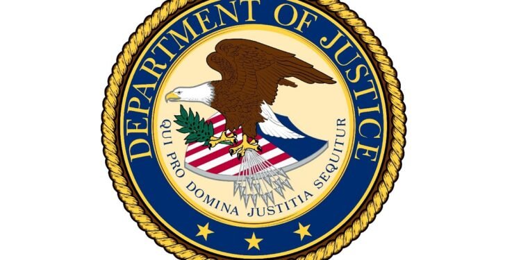 Infamous Twitter Hacker Cops to Cybercrimes, Extradited to US for Trial