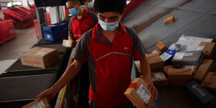 JD.com Shares Jump on Earnings Beat. The CEO Is Retiring.