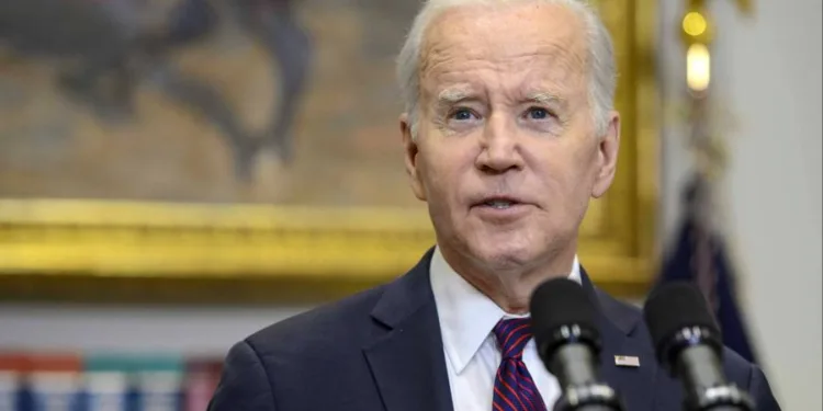 Joe Biden urges Republicans to drop default threat in debt ceiling talks