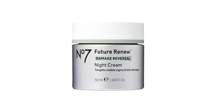 Just How Good Is No7’s New Future Renew Range? 3 R29ers Find Out