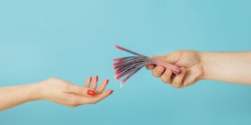 Legal & General pays out £883m protection claims