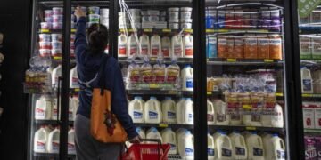 Live news: US consumer sentiment tumbles as worries about economy grow