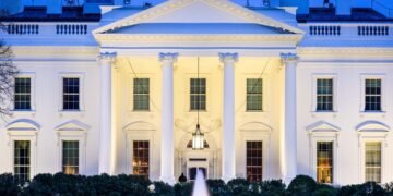 New White House AI Initiatives Include AI Software-Vetting Event at DEF CON