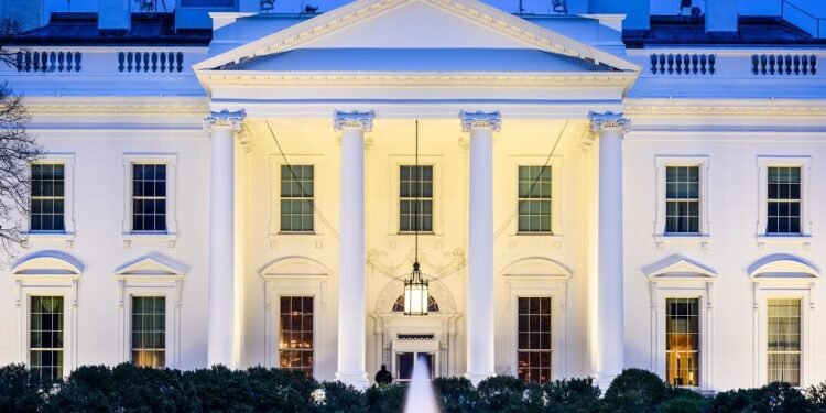 New White House AI Initiatives Include AI Software-Vetting Event at DEF CON