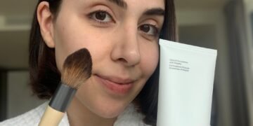 Should You Cleanse Your Face With A Makeup Brush?