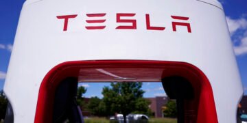 State Supreme Court overturns judge's ruling prohibiting Tesla dealership in Delaware