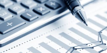 Thailand's economic growth quickens in Q1 as tourism rebounds By Reuters