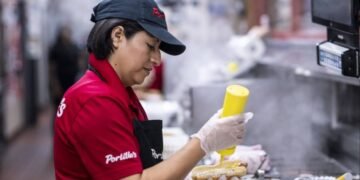 US economy adds 253,000 jobs in sign of labour market strength