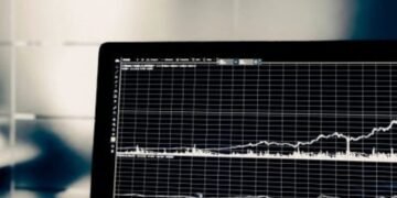 What is Forex Scalping? A Complete Guide for 2023 • Benzinga