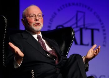 A billionaire investor who predicted the '08 crisis and the post-COVID inflation spike sees 'significant' recession risk and a prolonged period of low asset returns