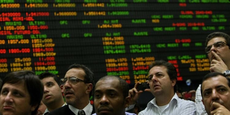 B&M Shares Fall 7% As FTSE 100 Retailer Announces Strong Q1 Results