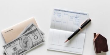 Best Online Checking Accounts in 2023 • Benzinga