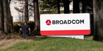 Broadcom AI Gains Overshadowed by Broader Sales Slowdown