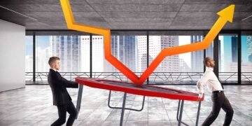 Dow Jones Futures Fall After Nasdaq Bounces, Amazon Jumps; Market Pullback Likely Isn't Over