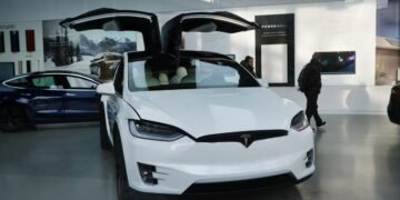 Gurus Are Driving Away With These 5 Auto Stocks