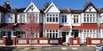 Pensioner help: Will a DWP loan only pile more interest onto the 9.75% I already pay on my mortgage? (Stock image)