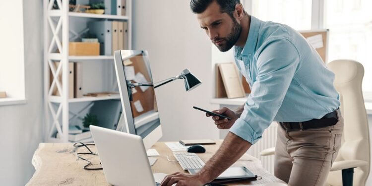 How To Manage A Side Hustle (When You Work Full Time)