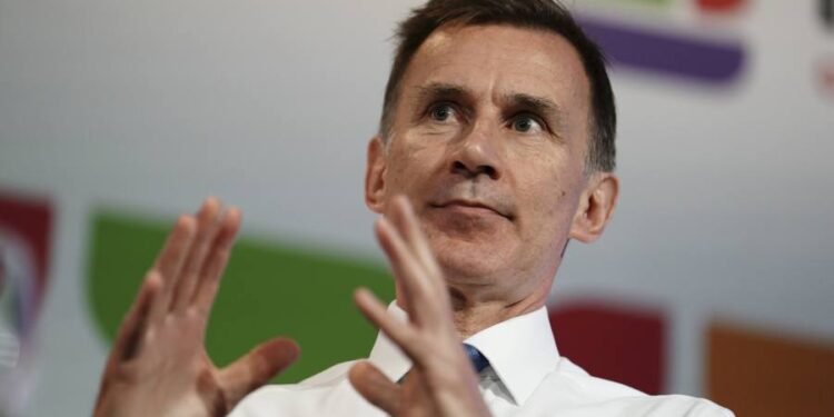 Hunt calls in banks for talks over spiralling UK mortgage costs