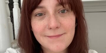 I Tried The Amika Blow Dryer Brush & You Should Too