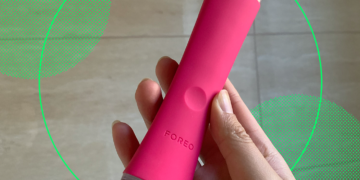 I Tried The Foreo Blue Light Treatment On Hormonal Acne