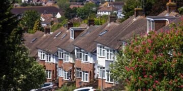 Jeremy Hunt rules out direct support for UK households as mortgage rates soar
