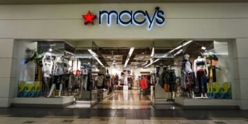 Macy's, Dollar General Plunge On Results, Outlook; Target Falls After Downgrade