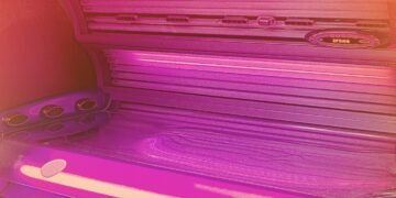 Real Reasons Why People Use Sunbeds Despite The Risks