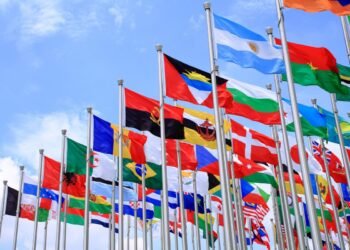 A ‘Hidden’ Way To Earn 12.1% From A Dipping Dollar