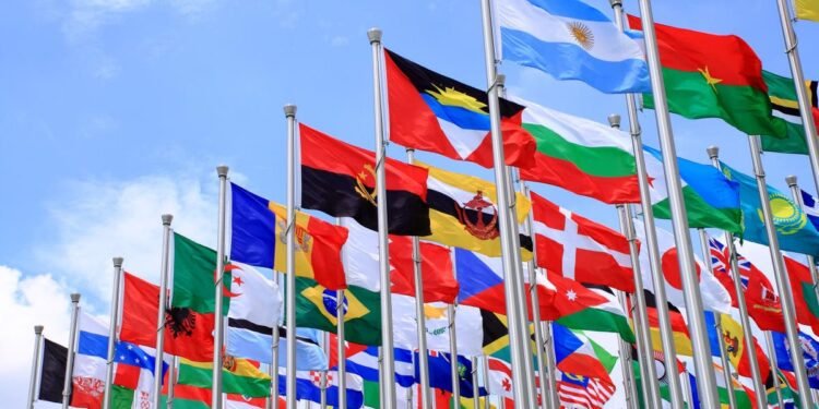 A ‘Hidden’ Way To Earn 12.1% From A Dipping Dollar