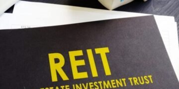Best 11 REITs with Monthly Dividends in 2023