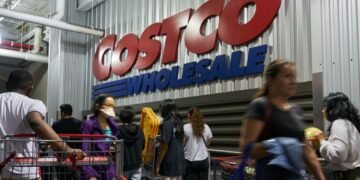 Costco Same-Store Sales Dipped Again. Blame Gas Prices.