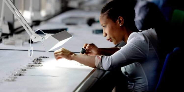 De Beers and Botswana strike deal on diamond sales after tense talks