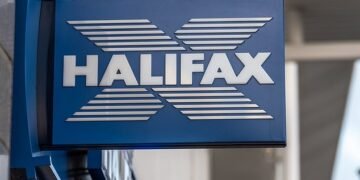 Halifax launches £150 bank account switching offer