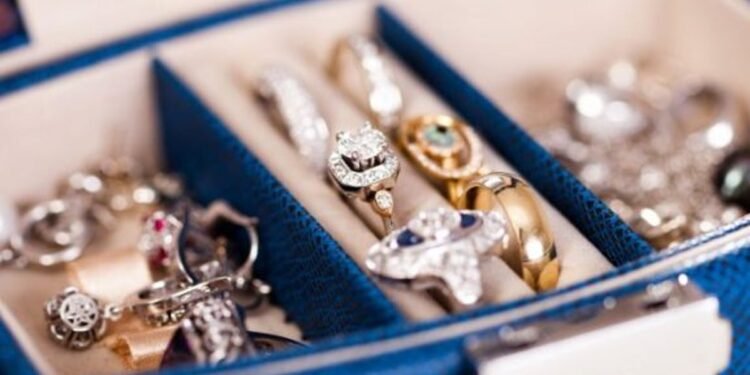 How to Invest in Jewelry