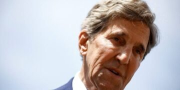 John Kerry visits Beijing to restart stalled US-China climate talks