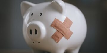 'Filling their boots': Lenders are under fire for not extending a series of rate rises to savings accounts