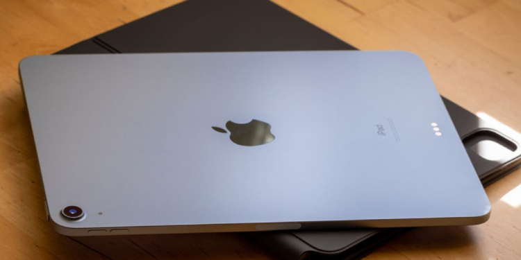 This Refurbished iPad Is 50% Off Right Now