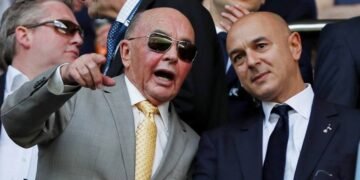 UK billionaire Joe Lewis surrenders to US authorities on insider trading charges