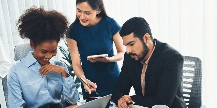 3 Essential Office Etiquette Tips