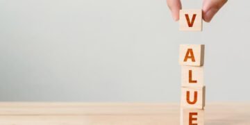 4 Of The Cheapest Value Stocks Paying 3+% Dividends
