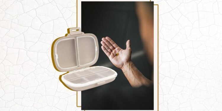 6 Best Travel Pill Cases to Keep Medications & Vitamins Organized (2023)