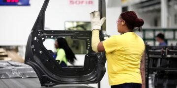 Consumer Confidence Index Shows August Dip As Job Opening Report Shows Decline In Positions